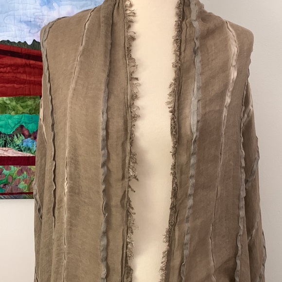 Beautiful Chelsey by Joseph scarf wrap in olive hues - Picture 4 of 11
